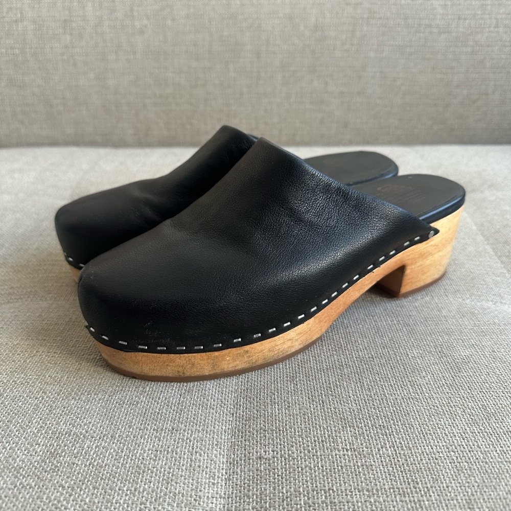 Charlotte Stone Martino black clog